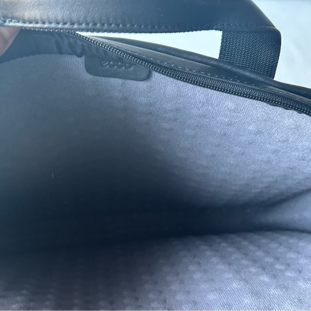 ECCO Black Leather laptop padded Bag - Picture 6 of 8
